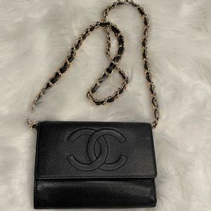 CHANEL Black Caviar Leather CC Logo Trifold Wallet